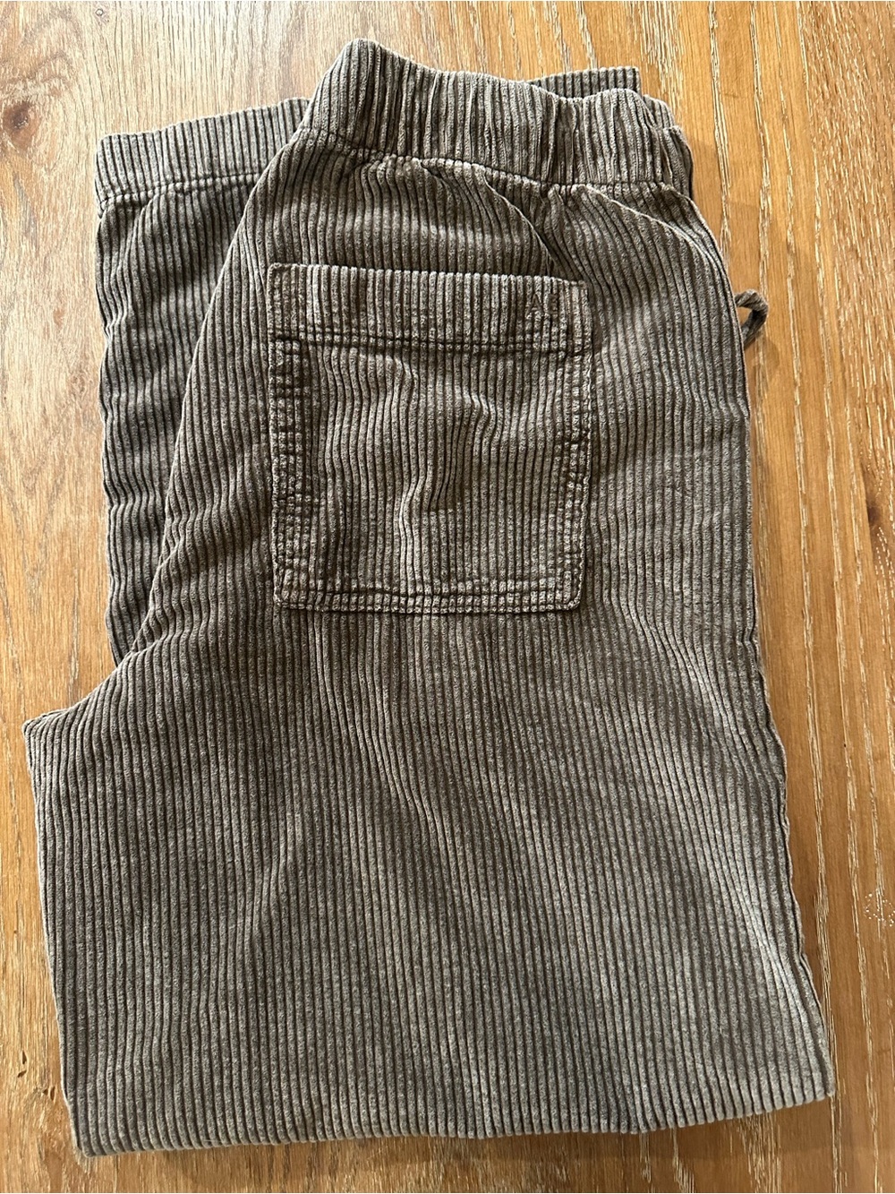 American Eagle Women’s Low-Rise Baggy Wide Leg Corduroy Pants - Picture 4 of 5